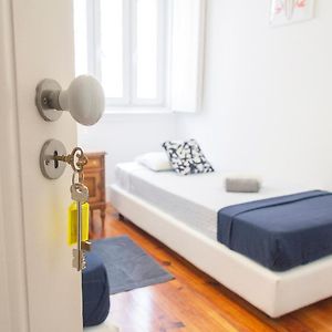 Zimmer mit zwei Einzelbetten